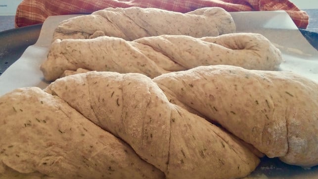 hefe-im-brotteig-kannst-du-durch-selbst-gemachtes-cc0-pixabay-dolfinmagikpro-200403_download Hefe im Brotteig kannst du durch selbst gemachtes Hefewasser ersetzen.