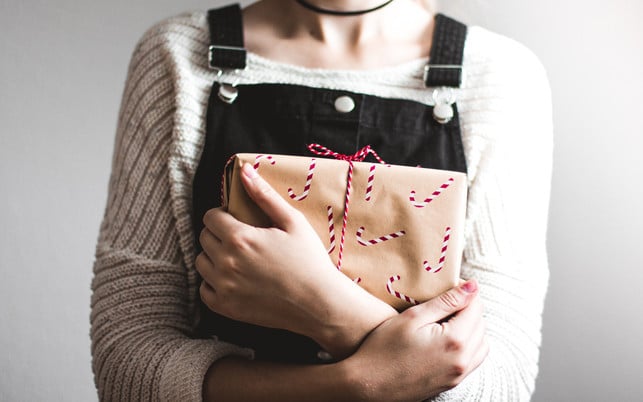 geschenke-weihnachten-us-cc0-Kira-auf-der-Heide-191122-1280x800 Geschenke