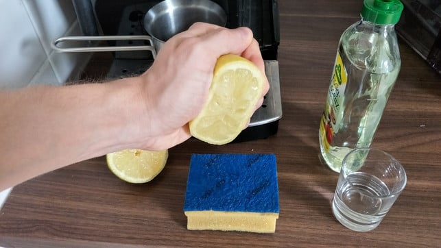 wasserhaerte-bei-hartem-wasser-hilft-entkalken-sven-christian-schulz-utopia-191012_download Wasserhärte: Bei hartem Wasser hilft entkalken.