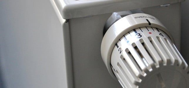 heizung-thermostat-winter-cc0-pixabay-ri-171108 Richtig heizen: Heizung richtig einstellen