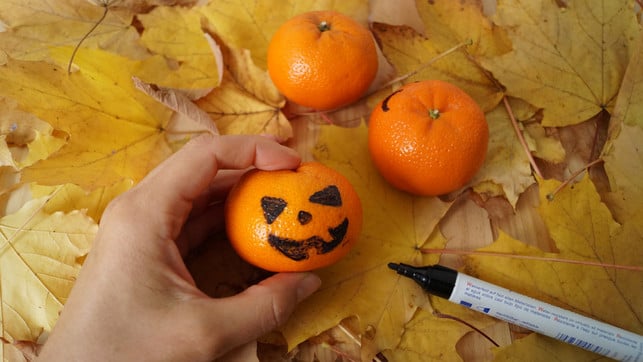 mandarinen-kuerbisse-utopia1-1280x720 Mandarinen-Kürbisse: Schnelle DIY-Idee zu Halloween
