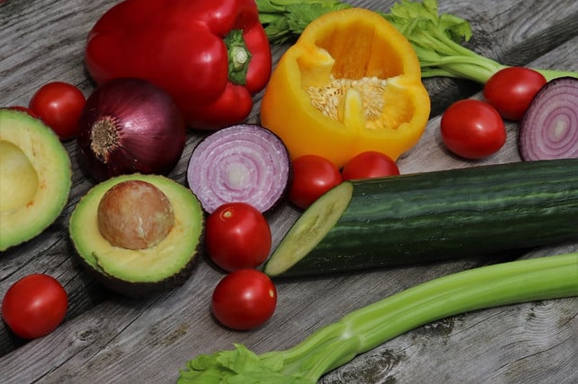 frisches-gemuese-schmeckt-vom-grill-im-salat-oder-cc0-pixabay-pasja1000-180719_download Frisches Gemüse schmeckt vom Grill, im Salat oder als Beilage.