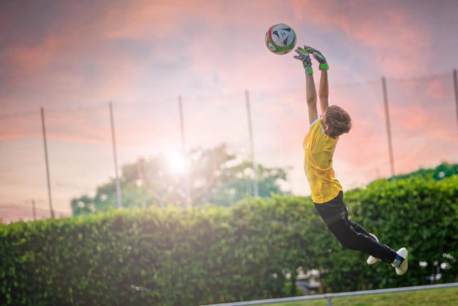 Hartes-training-in-Sommer-Dann-Kann-es-Scha-Cc0--Pixabay-Phillipkofler-250616_Download Hard training in summer? Then it can't hurt if you pack a sports drink instead of water.