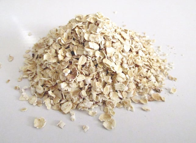 haferflocken-mit-besten-naehrwerten-cc0-pixabay-dessuil-171208_download Haferflocken haben sehr gute Nährwerte und versorgen dich mit gesunden Kohlenhydraten, pflanzlichem Eiweiß, Vitaminen und Mineralstoffen.