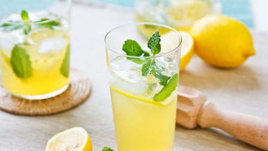 limonade-eistee-selbermachen-c-190616-1280x720 Limonade selbermachen