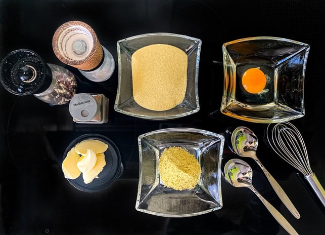 zutaten-fuer-griessnockerlsuppe-katrin-baab-utopia-191230_download Du brauchst nur wenige einfache Zutaten für Grießnockerlsuppe.