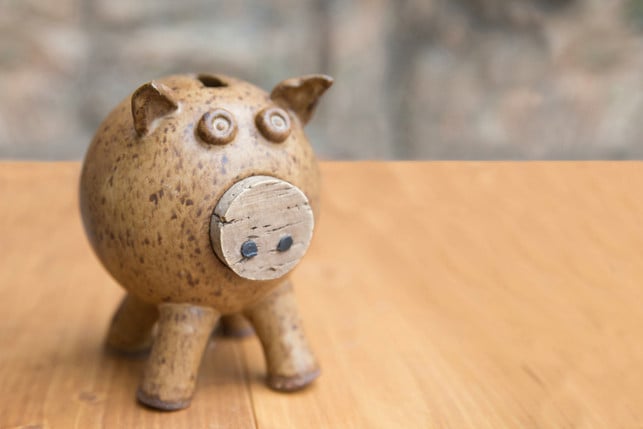 Geld-sparen-us-jude-beck-210218-1280x720 Bankenvergleich nachhaltige Bank Stiftung Warentest