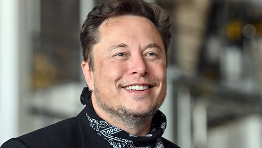 elon-musk-china-fabrik-arbeitsbedingungen-dpa-Patrick-Pleul-220516-1280x720 „Schuften auch um 3 Uhr morgens“ Elon Musk lobt ausbeuterische Arbeitsbedingungen in China
