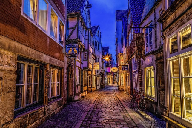 das-schnoorviertel-ist-ein-besuch-mit-dem-deutschl-cc0--pixabay--medienservice-251026_download Das Schnoorviertel ist ein Besuch mit dem Deutschlandticket wert.