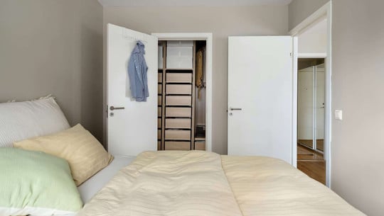 geschlossene-schlafzimmertuer-unsplashcomalex-tyson-251121 geschlossene Schlafzimmertür