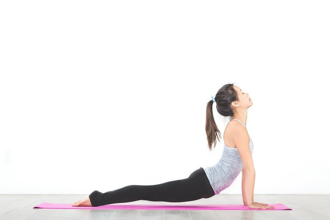 das-besondere-an-vinyasa-yoga-die-kombination-von-cc0-pixabay-stocksnap-210116_download Das Besondere an Vinyasa-Yoga: Die Kombination von dynamischen Bewegungen und bewusstem Atmen.