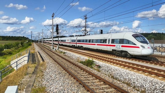 Ein ICE der Deutschen Bahn Ein ICE der Deutschen Bahn