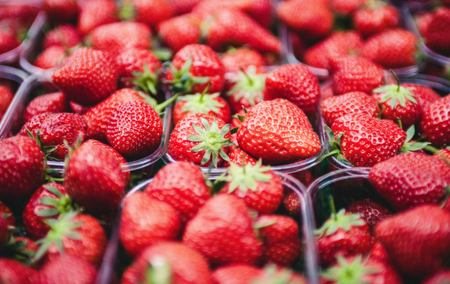 erdbeeren-test-oekotest-pexels-ClemOnojeghuo-230419-1920x1209 Erdbeeren bei Öko-Test: Sind Bio-Früchte die bessere Wahl?