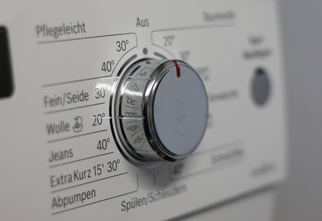nicht-alle-duschvorhaenge-koennen-in-der-waschmaschi-cc0-pixabay-moerschy-241002_download Nicht alle Duschvorhänge können in der Waschmaschine gereinigt werden.