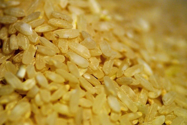 vor-dem-kochen-solltest-du-naturreis-einweichen-un-cc0-pixabay-publicdomainpictures-200207_download Vor dem Kochen solltest du Naturreis einweichen und waschen.