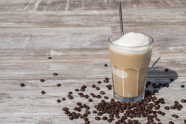 eiskaffee-selber-machen-rezept-cc0-pixabay-bru-no-180417_download Eiskaffee kannst du alternativ auch mit Schokolade selber machen.