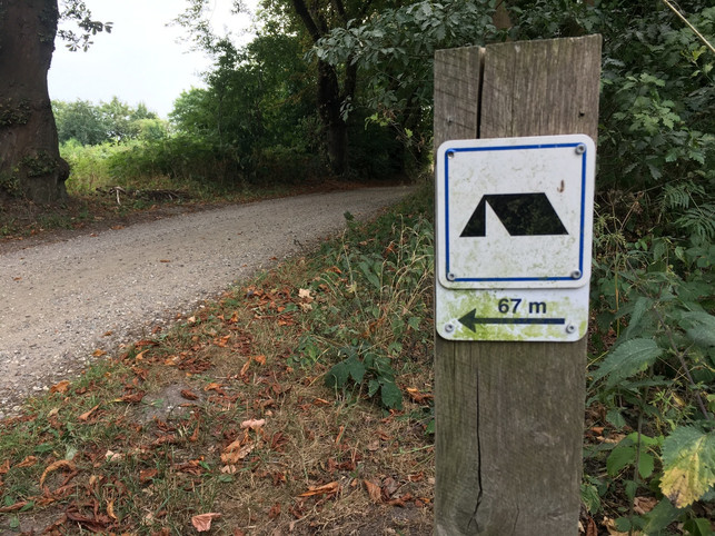 folge-in-daenemark-diesen-schildern-um-wild-zu-camp-alexa-brosiusutopia-180809_download Willst du in Dänemark wildcampend, solltest du die auf diese Schilder achten.
