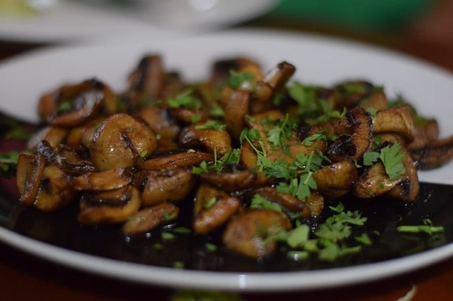 gebratene-champignons-sind-aromatisch-verlieren-a-cc0-pixabay-explorerbob-190403_download Gebratene Champignons sind aromatisch, verlieren aber einen Teil ihrer Nährstoffe.