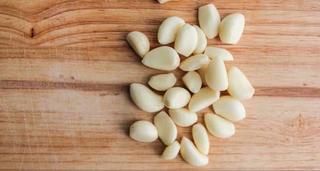 knoblauch-essen-roh-enthaelt-das-gemuese-wertvolle-cc0--pixabay--postchiangmai0-250709_download Knoblauch essen: Roh enthält das Gemüse wertvolle Inhaltsstoffe.