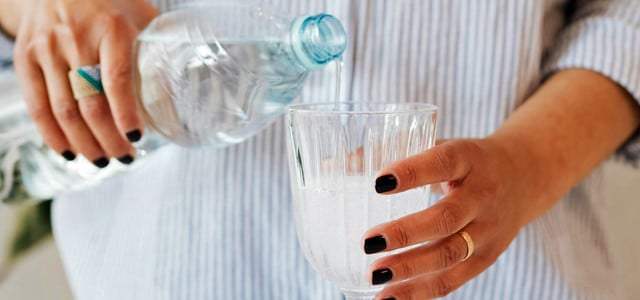 Sollten Veganer:innen Mineralwasser trinken?