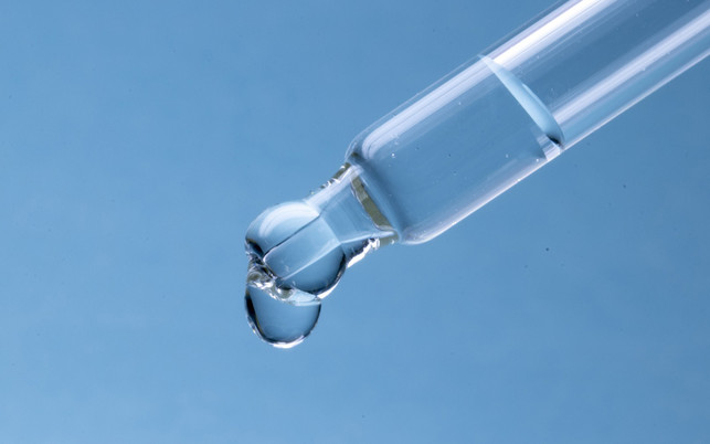 Pipette-pb-HeungSoon-20210617-1280x800 Angeblich wird bei Clean Beauty auf schädliche Inhaltsstoffe verzichtet oder solche, die in der Kritik stehen.