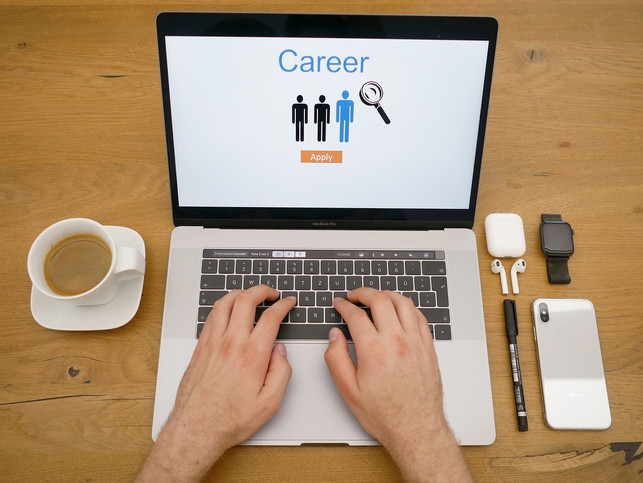 viele-arbeitnehmerinnen-sind-freiwillig-auf-der-s-cc0-pixabay-lebens-lauf-220704_download Viele Arbeitnehmer:innen sind freiwillig auf der Suche nach einem neuen Job.