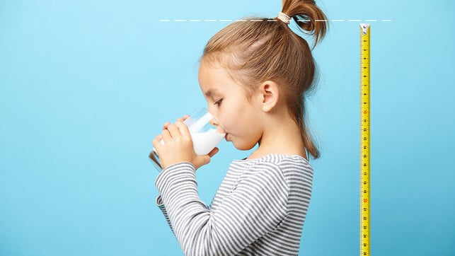 milch-laengenwachstum-w-Andrey-Kuzmin-Ilshat-210413-1280x720 Milch Mädchen wachsen