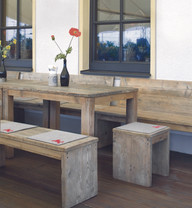 Bauholz-design-Bank-Hocker-Tisch_z_bauholz-design_050616_600x650 Bauholz Design Upcycling Möbel