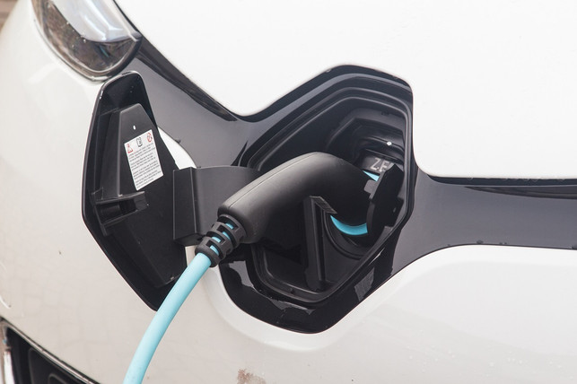 eine-feststoffbatterie-ist-eine-besondere-form-von-cc0-pixabay-hrohmann-240513_download Eine Feststoffbatterie ist eine besondere Form von herkömmlichen Lithium-Ionen-Batterien.