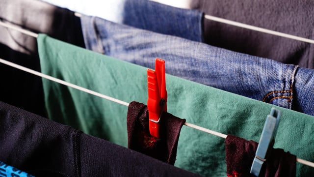 waeschen-drinnen-trocknen-winter-pb-hans Wäsche in der Wohnung trocknen: 4 Tipps, um Schimmel zu vermeiden