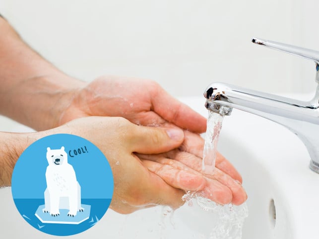 1. Hände mit kaltem Wasser waschen_1 Hände sollte man 20 Sekunden lang waschen – gerne auch mit kaltem Wasser.