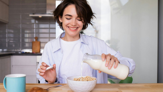 Sind Pflanzendrinks ein gesunder Milchersatz? So lautet die neue DGE-Empfehlung Pflanzendrinks