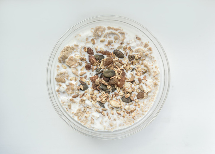 Eating mainly oats for two days can have a strong positive effect on cholesterol levels.