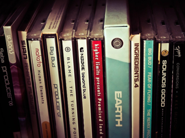 nach-dem-ausmisten-lohnt-es-sich-deine-cds-zu-ver-cc0-pixabay-michaelgaida-210530_download Nach dem Ausmisten lohnt es sich, deine CDs zu verkaufen, statt sie wegzuwerfen.