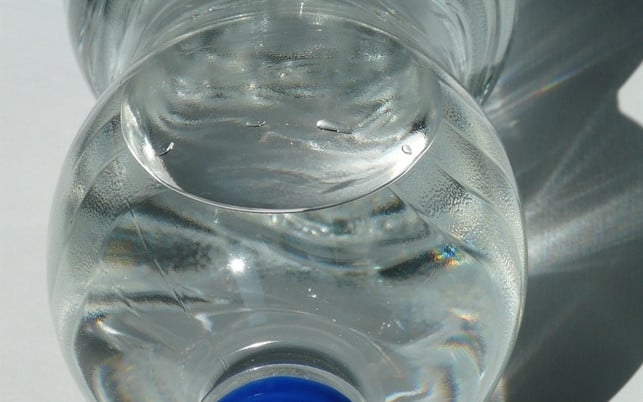 aus-einer-alten-plastikflasche-kannst-du-einen-poem-cc0-pixabay-hans-180326 Aus einer alten Plastikflasche kannst du einen Pömpel selber machen.