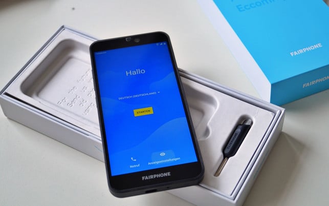 Fairphone 3: mit Schraubendreher Fairphone 3: das Handy mit dem Schraubendreher