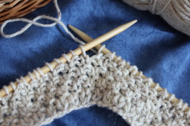 schal-stricken-ist-mit-dem-grossen-perlmuster-sehr-maria-hohenthalutopia-190923_download Schal stricken ist mit dem großen Perlmuster sehr einfach.