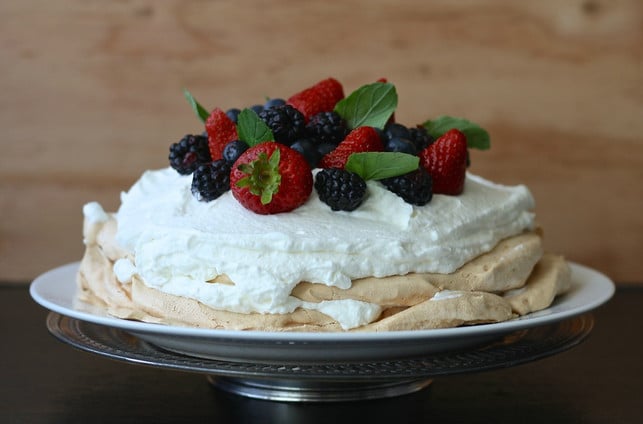 sahne-und-eiweiss-lassen-sich-gut-gekuehlt-besser-au-cc0-pixabay-ponce_photography-210305_download Sahne und Eiweiß lassen sich gut gekühlt besser aufschlagen.