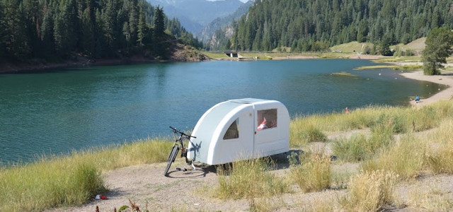 wohnwagen-anhaenger-fahrrad-z-widepathcamper-160715-1280x600-640x300 Der Wohnwagen-anhänger fürs Fahrrad, so radelst du minimalistisch in den Urlaub