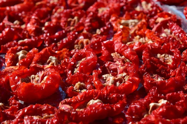 so-in-etwa-sehen-die-getrockneten-tomaten-am-schlu-cc0-pixabay-ulleo-180711_download So in etwa sehen die getrockneten Tomaten am Schluss aus.