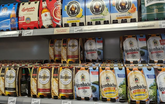 alkoholfreies-bier-sommer-hitze-supermarkt-bw-230718-1920x1209 Die Auswahl an alkoholfreiem Bier ist mittlerweile riesig.