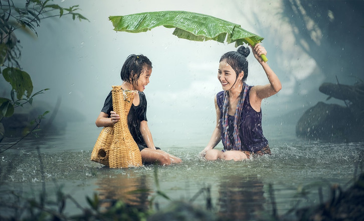 santosha-satisfaction-allows-it-everywhere-d-cc0-pixabay-sasint-181031_download The second Niyama - Santosha, contentment - allows you to see the beauty in life everywhere.