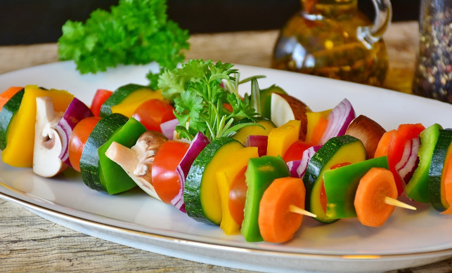 paprikas-koennen-mit-unterschiedlichen-gemuesesorten-cc0-pixabay-ritae-180426_download Gegrillte Paprika kannst du mit unterschiedlichen Gemüsesorten kombinieren.