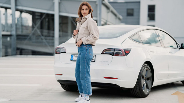 E-Auto-Abo-us-1280x720 Unsicher E-Auto Tesla
