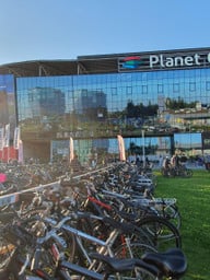 Fußballstadion in Gent: Fahrradparkplätze Fußballstadion in Gent: Die Fans kommen mit dem Fahrrad