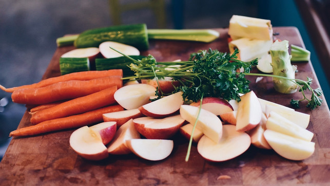 obst-und-gemuese-sind-ideale-snacks-cc0-pixabay-free-photos-180614_download Obst und Gemüse sind ideale Snacks.