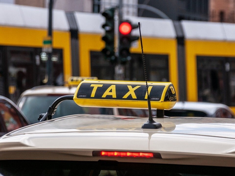 Taxi-Schild-Signale: Das müssen Sie wissen