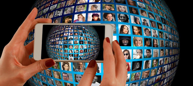 vernetzungsplattformen-bringen-menschen-zusammen-cc0-pixabay-geralt-210918_download Vernetzungsplattformen bringen Menschen zusammen, die sich suchen.