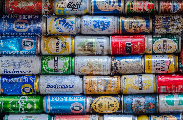 viele-biermarken-gehoeren-heute-zu-grossen-konzernen-cc0-pixabay-skitterphoto-180617_download Viele Biermarken gehören heute zu großen Konzernen.