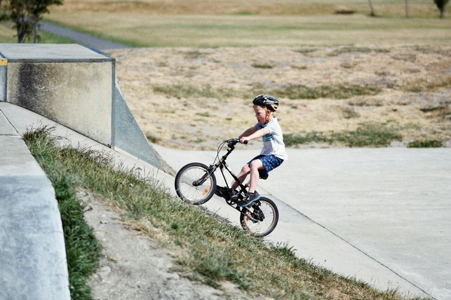 kinder-duerfen-natuerlich-fahrrad-fahren-aber-beim-cc0-unsplash-240325_download-1 Kinder dürfen natürlich Fahrrad fahren, aber beim Bike-Sharing können sie sich normalerweise noch nicht registieren.
